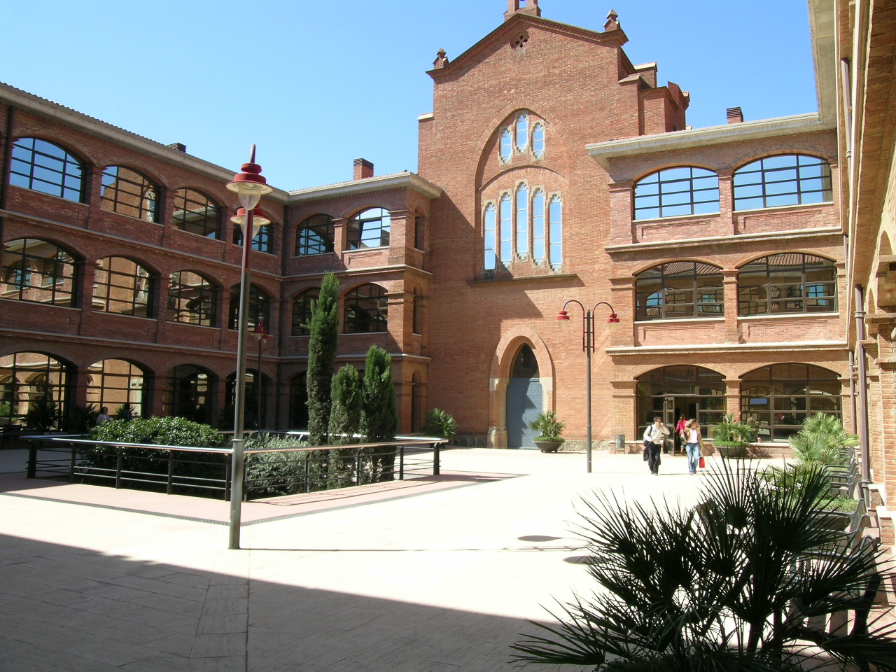 UAOCEU_Building_1